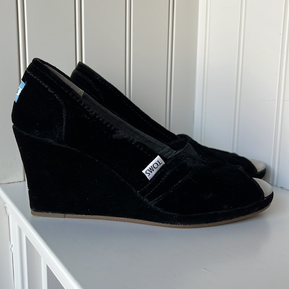 Toms Black Velvet Peep Toe Wedge Heels Slip On Sandals Size 9.5 - Picture 5 of 11